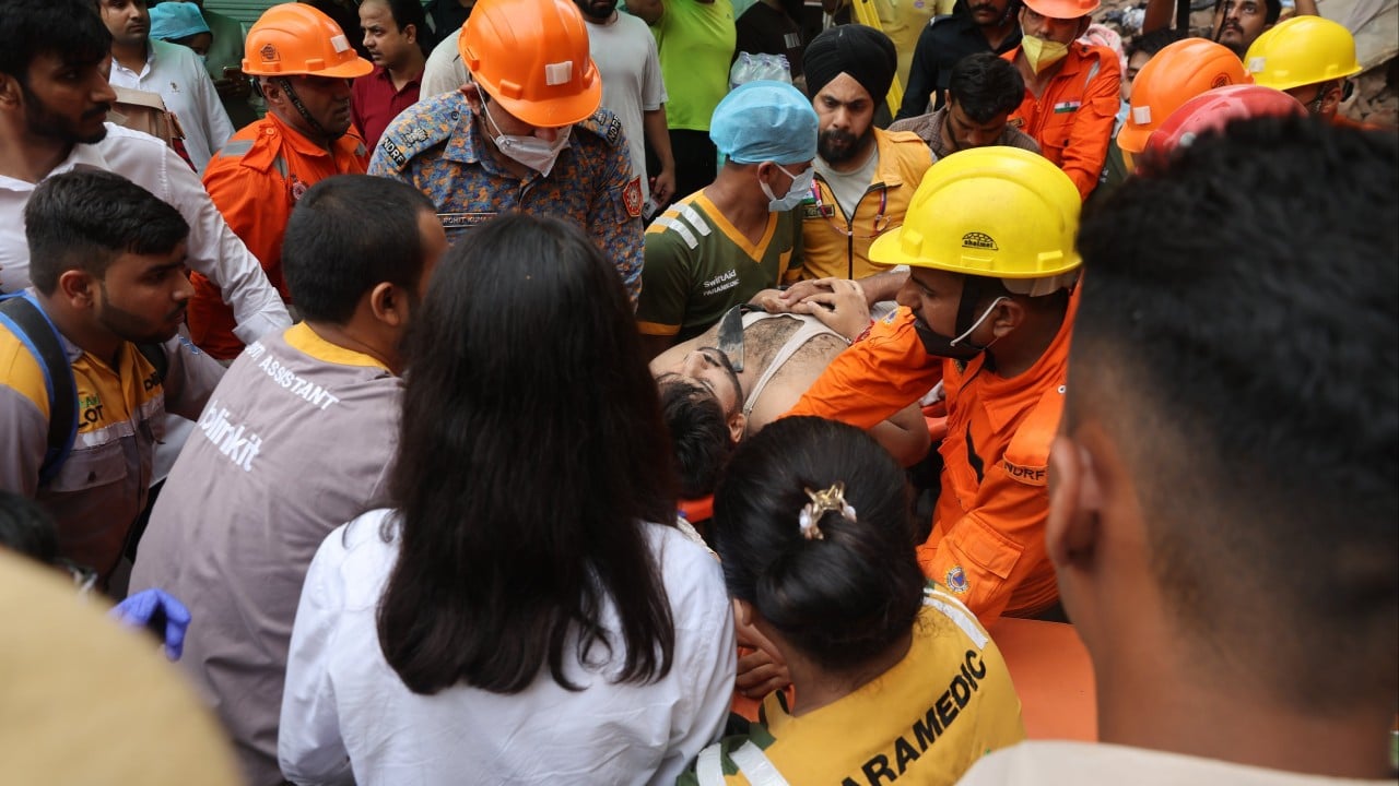 New Delhi building collapse kills 1, traps others