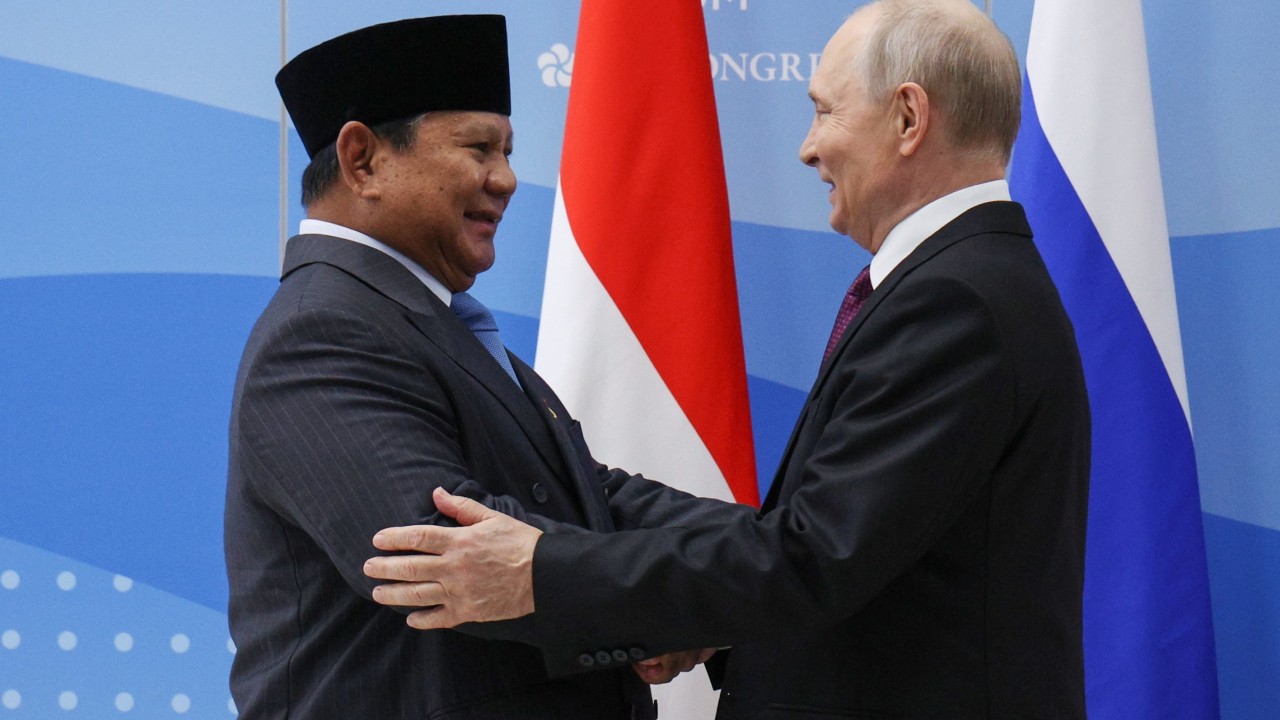Prabowo Subianto e Vladimir Putin se reúnem em Vladivostok