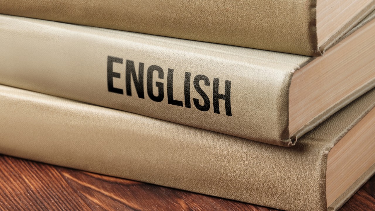 Should Chinese schools demote English as a core subject?
