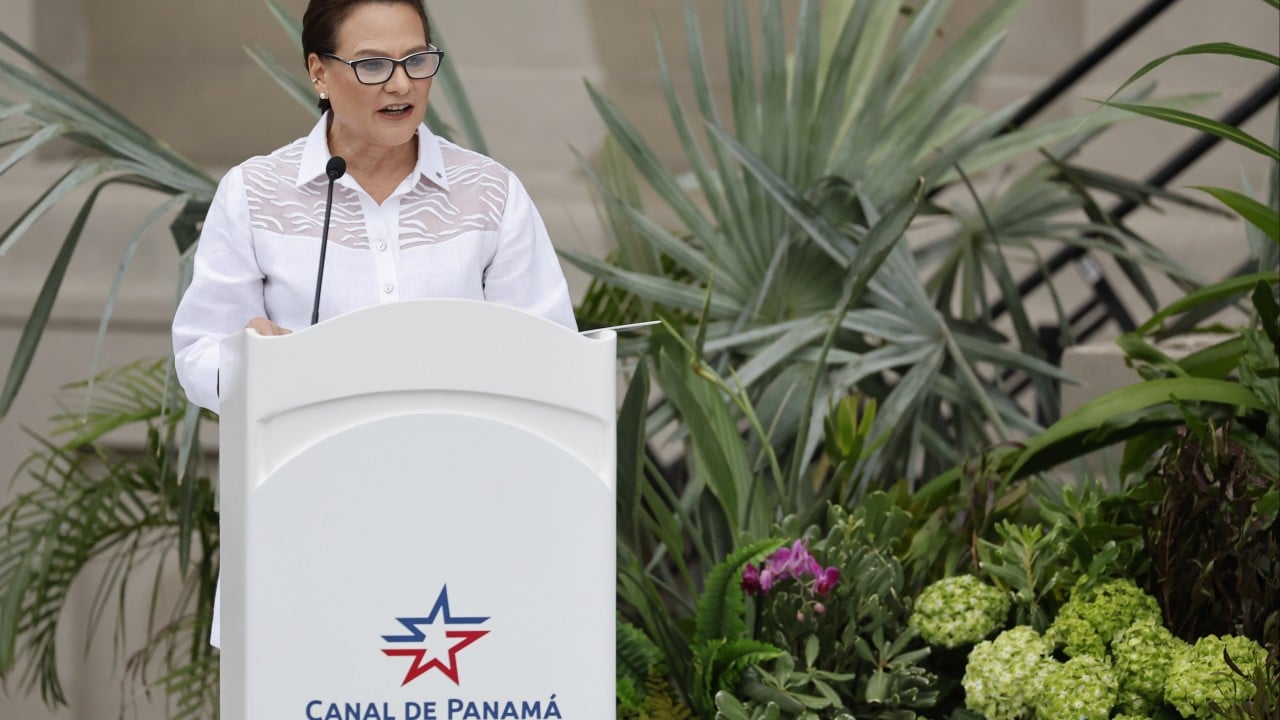 New Panama Canal chief considers more cuts in transits due to El Nino