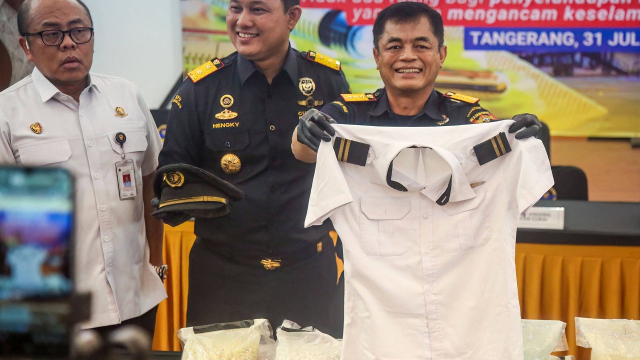 Malaysia arrests second pilot linked to Jakarta Ecstasy pills smuggling