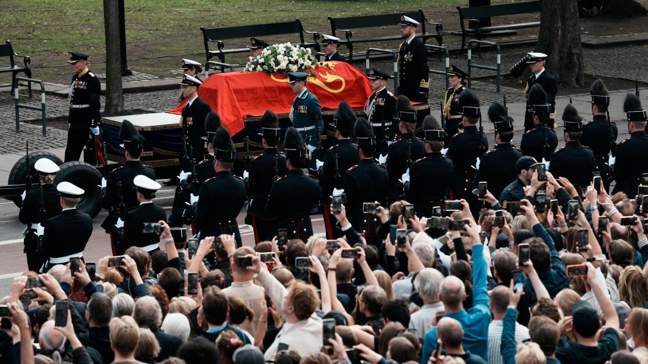 Norwegians bid final farewell to King Harald V, ‘grandfather of the nation’
