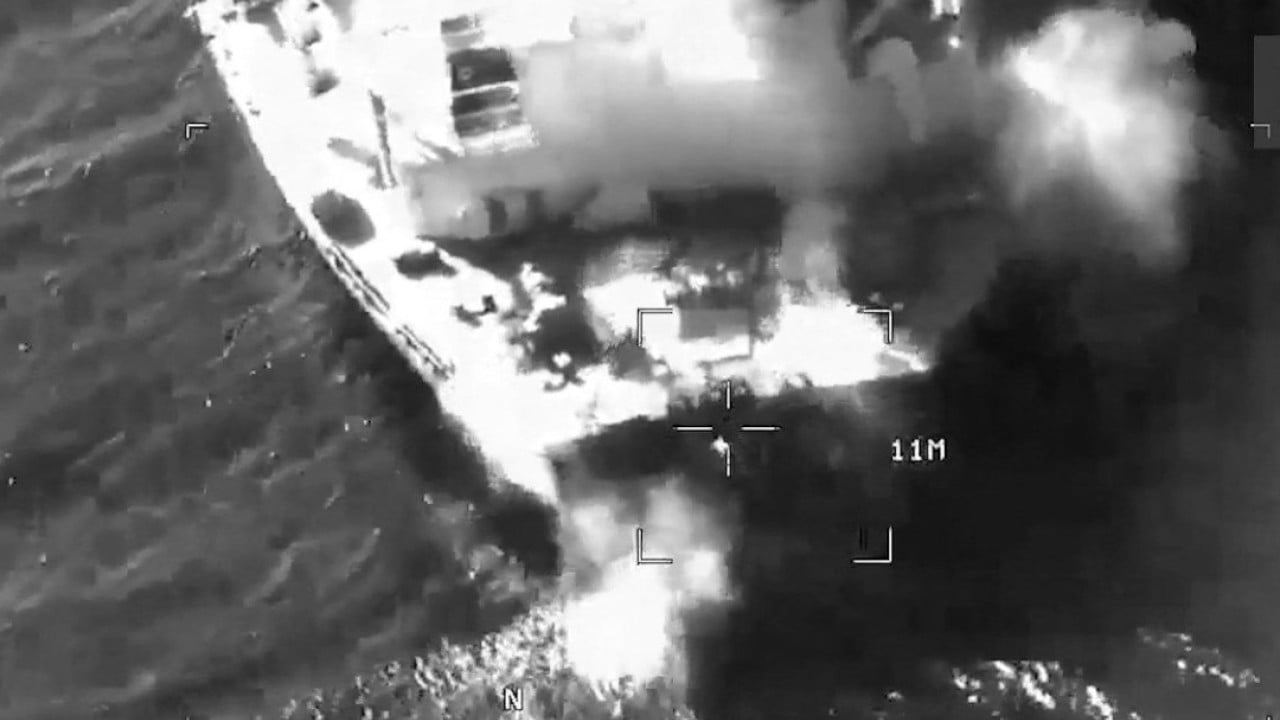 US strikes Iranian tankers after more attempted missile attacks on Navy warship