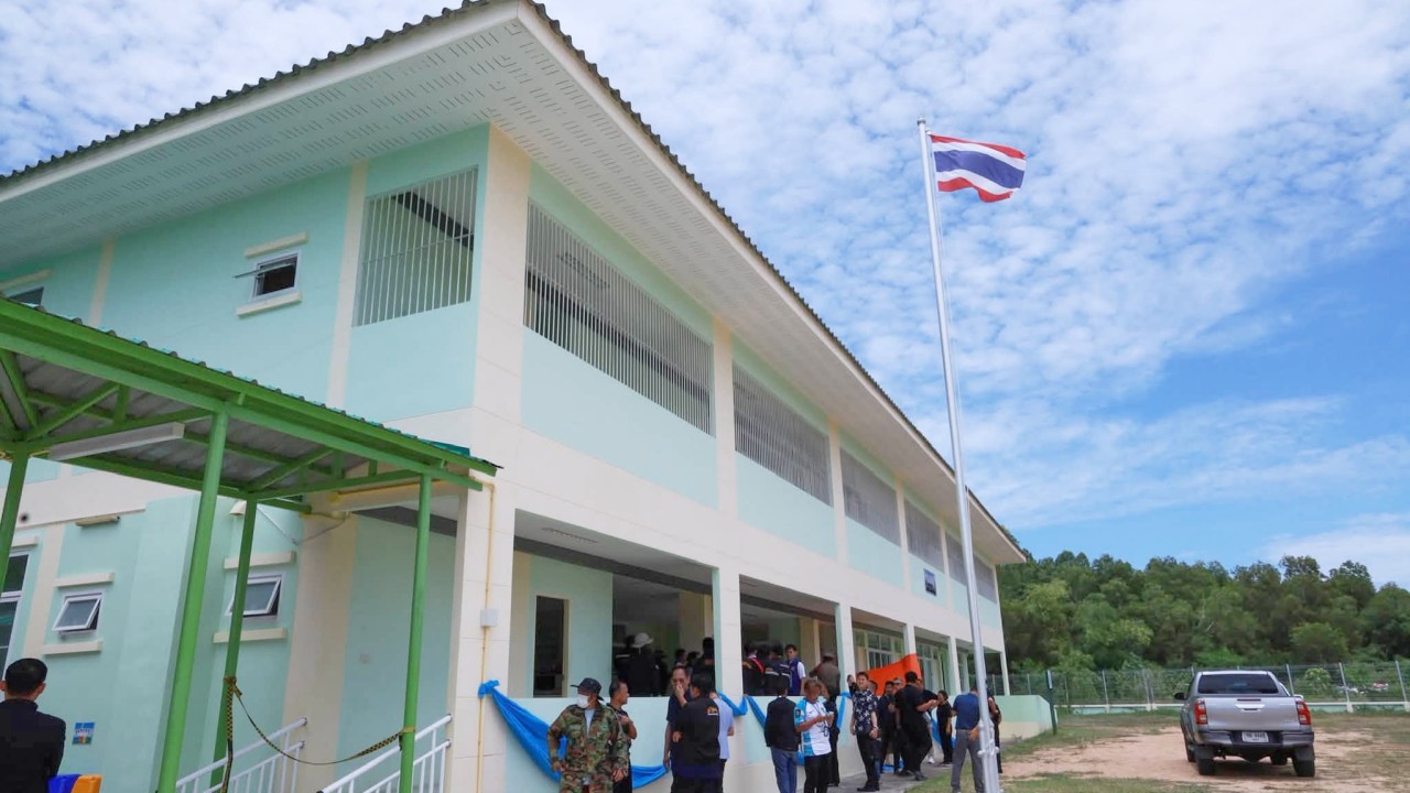 Gunman shoots and kills kindergarten teacher in Thailand