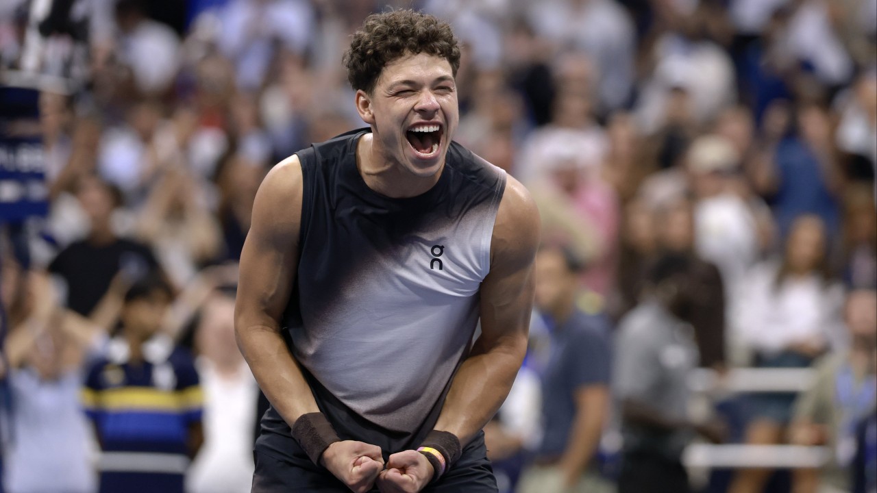 Ben Shelton stuns Carlos Alcaraz in late, late show to reach US Open semi-finals