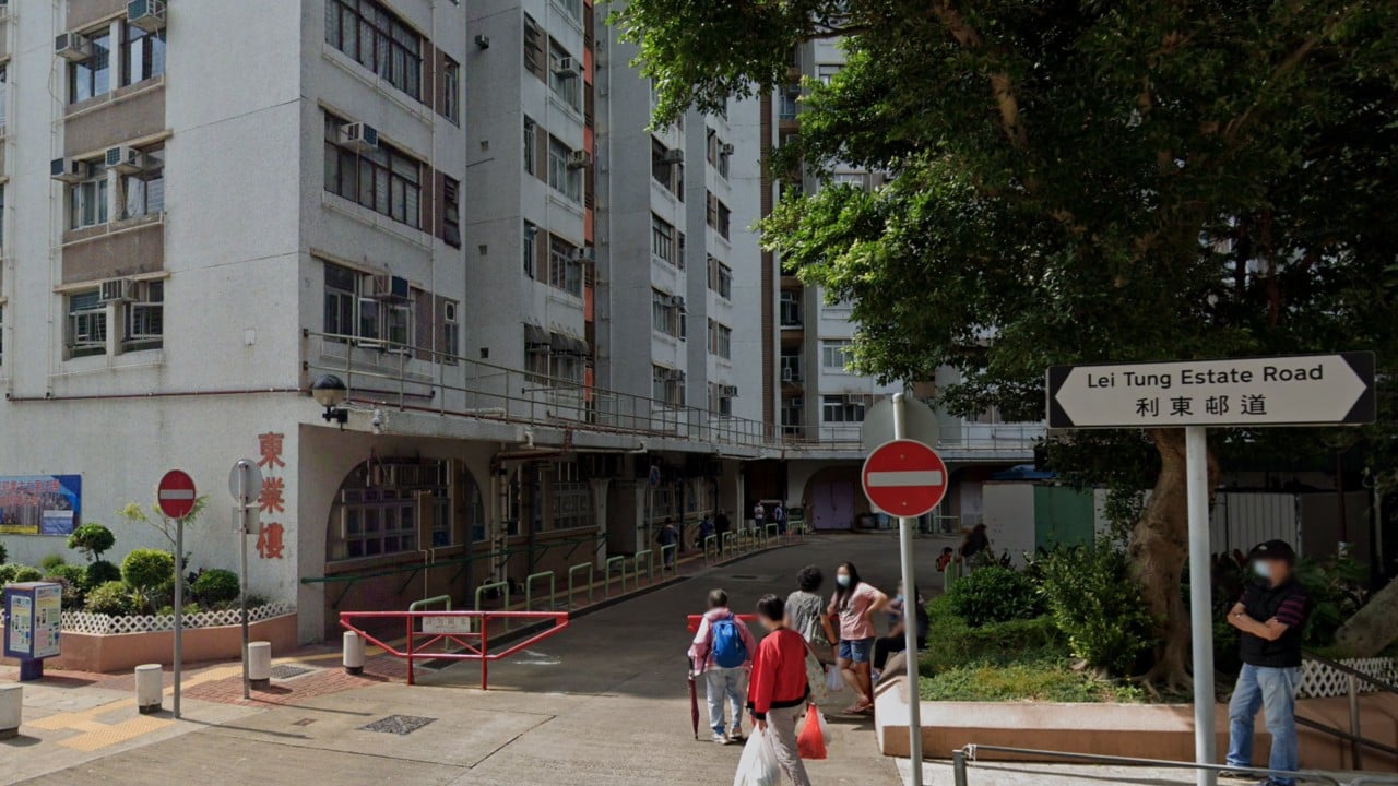 Police open investigation after 2 men found dead at Hong Kong public flat