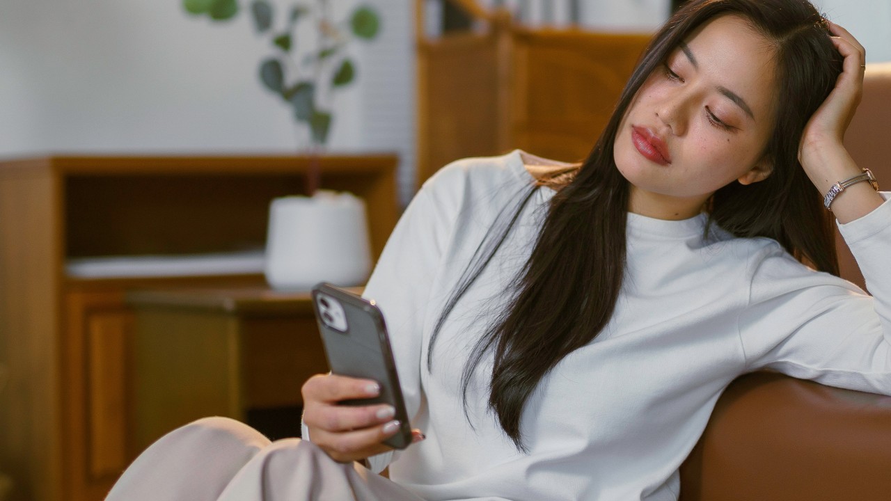 New ‘wall-hanging’ trend sees jobless Chinese youth working 1 day, ‘lying flat’ for 3