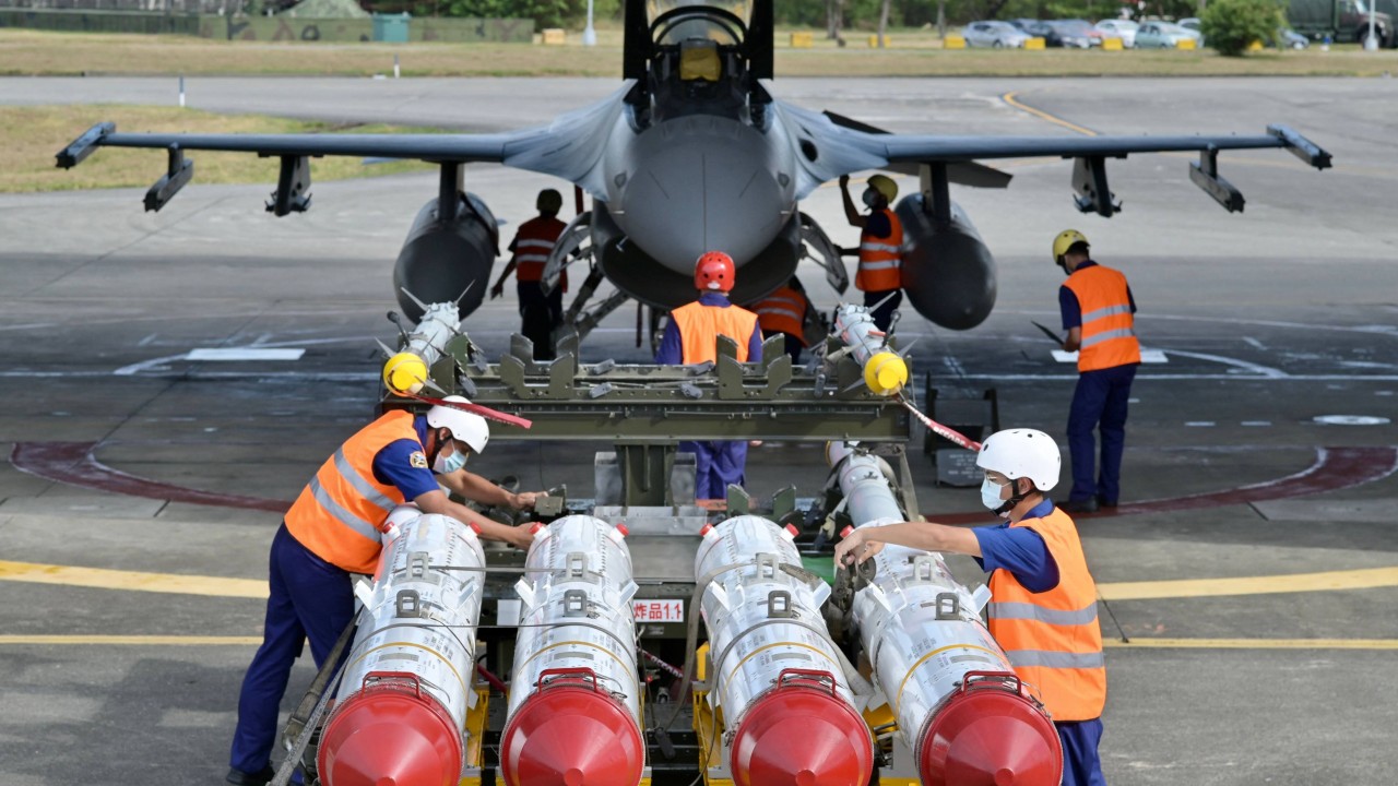US weighs delaying Taiwan arms sales until after Apec and G20 summits