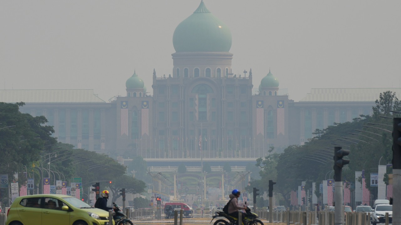 Malaysia deploys air force aircraft for cloud seeding to combat worsening haze