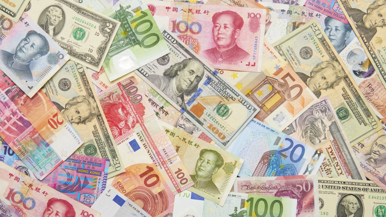 Geopolitical risks see institutional investors rush to stockpile cash, survey finds