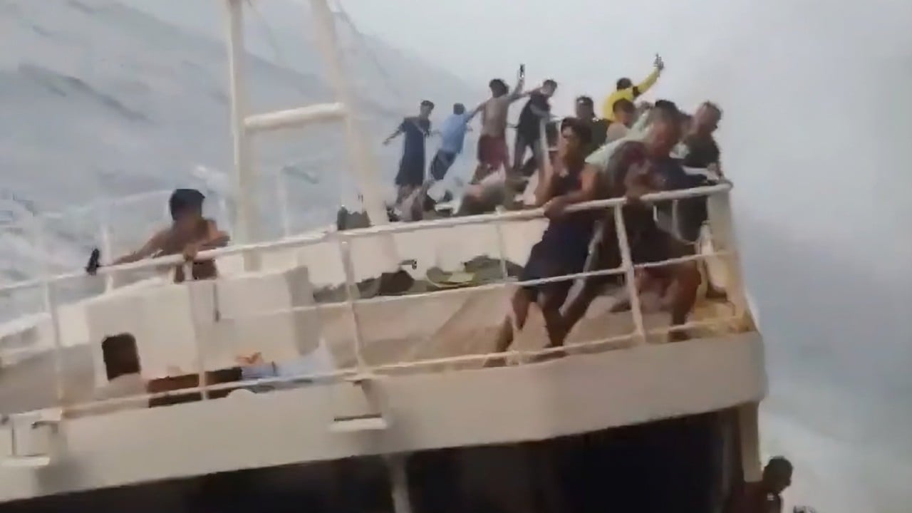 Cargo ship slams into Chinese fishing boat in Singapore Strait