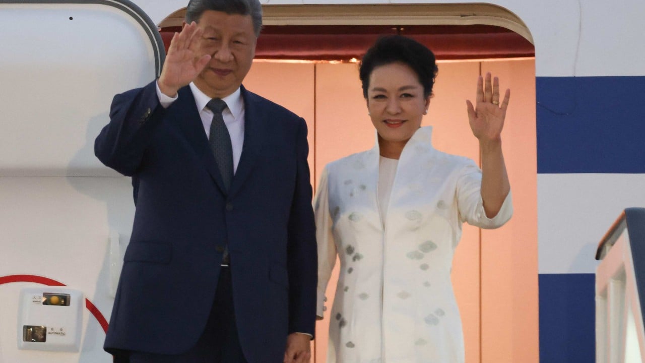 China’s first lady Peng Liyuan projects glamour and soft power on world stage