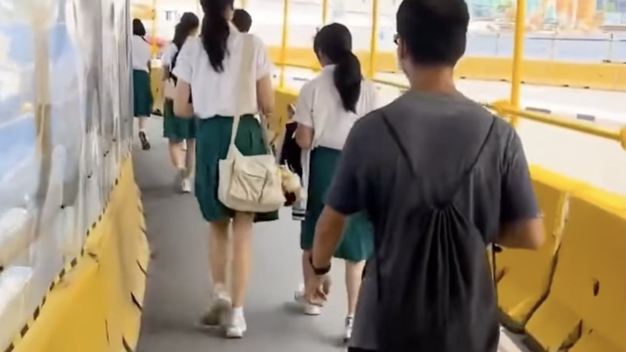 Singapore police investigate alleged filming of students with smart glasses