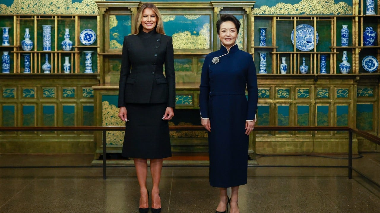 Melania Trump and Peng Liyuan tour Smithsonian’s Peacock Room