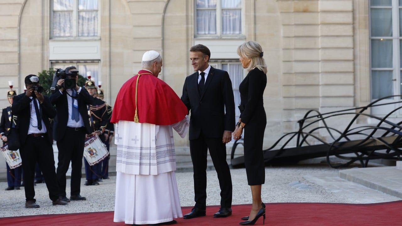In Paris, Pope warns against losing humanity in ‘paradise of machines’
