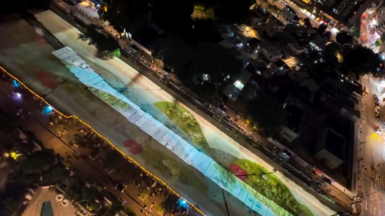 Mid-Autumn light show in Yuen Long panned online over stench and execution