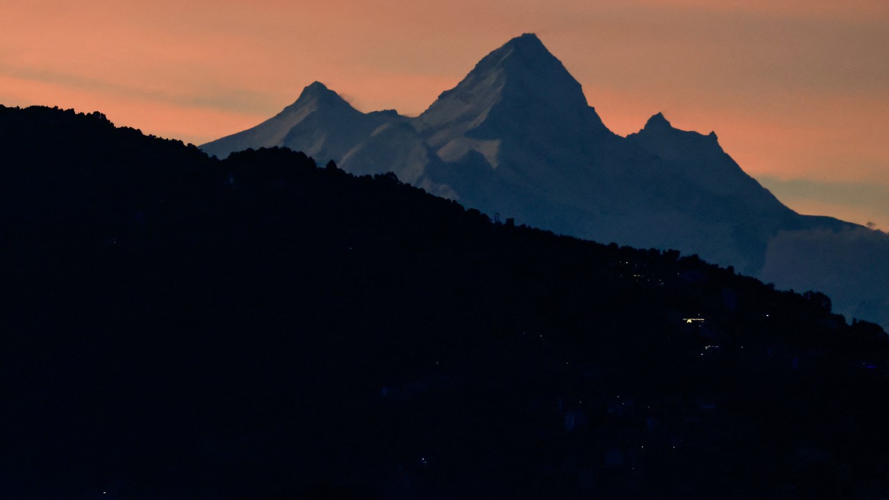 Avalanche at Nepal’s Himlung mountain leaves 2 workers dead, 14 missing