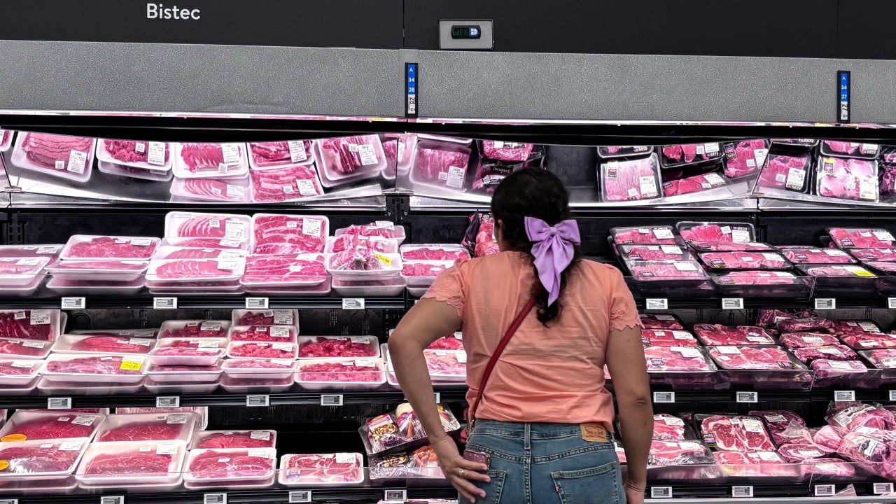 US consumer confidence sinks to 12-year low over inflation, stagnant wages
