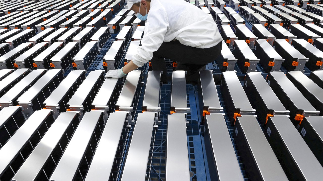 China’s 2030 solid-state battery goal, Chinese carmakers see boost in Europe: 7 EV reads