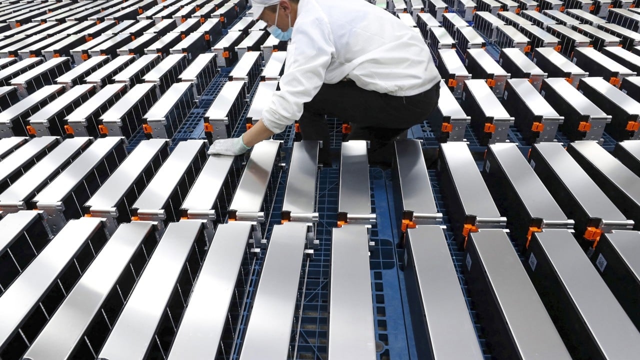 China’s 2030 solid-state battery goal, Chinese carmakers see boost in Europe: 7 EV reads