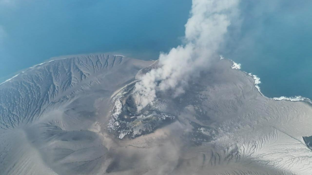 2 new islands appear near Indonesia’s Anak Krakatoa volcano after eruption