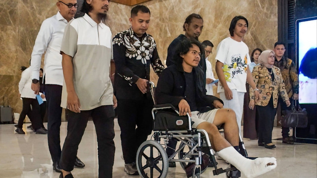 4 Indonesian seamen kidnapped by Somali pirates return home