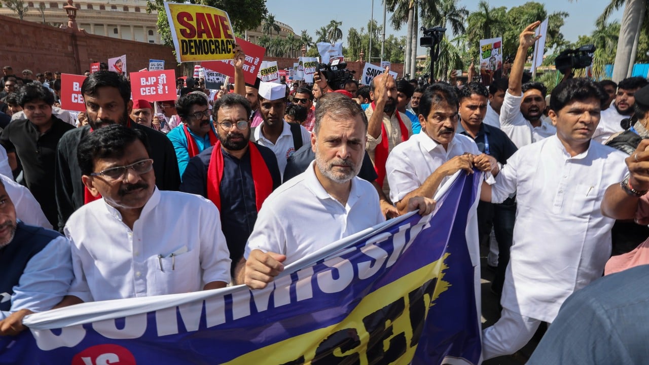 India opposition lawmakers detained over protest against election chief