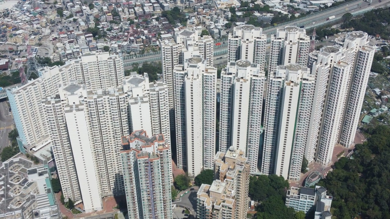 Hong Kong police investigate case of girl, 10, made to carry bags of beer