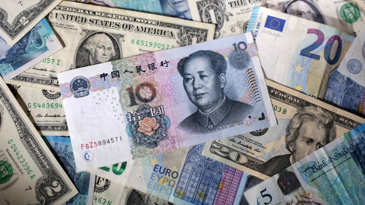Photograph accompanying China's central bank answers Europe's cheap-yuan charge by pointing to deficits abroad