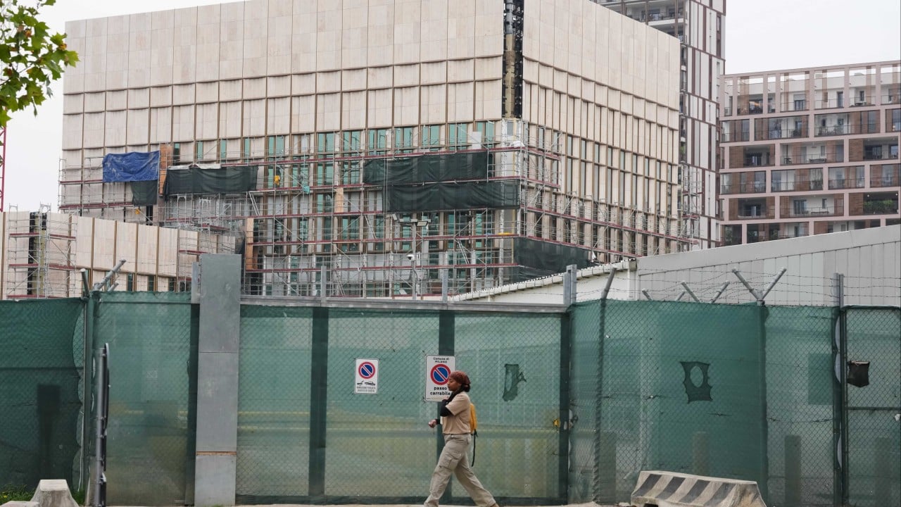Workers, mostly Indian, building US consulate in Milan agree to record settlement