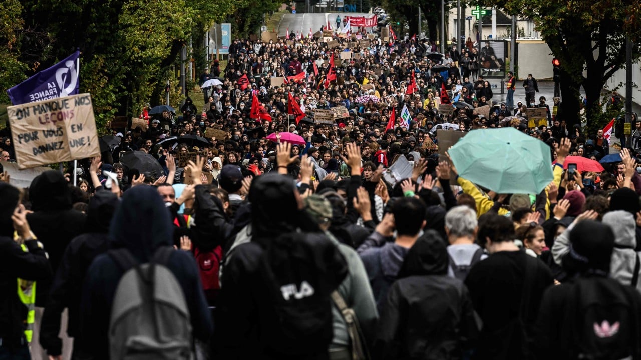French school blockades continue despite PM’s pledge to act