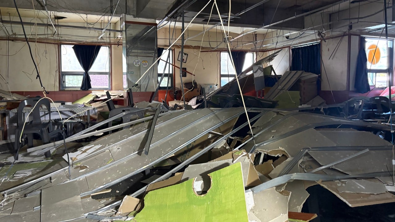 South Korea: 38 injured as ceiling collapses during Daegu sales event