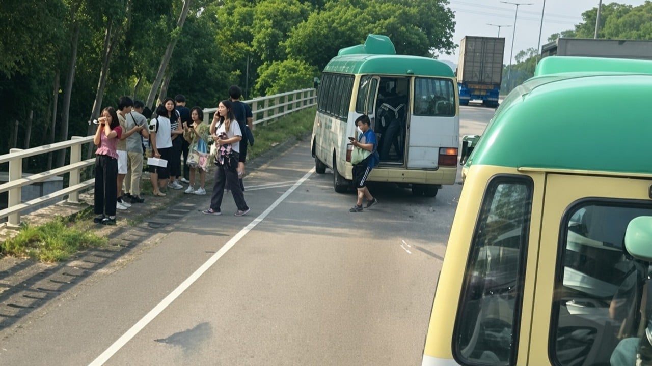 Minibus driver hospitalised, 18 others injured, after collision with goods truck