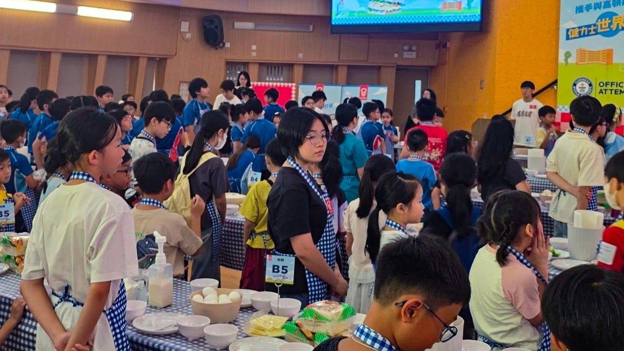 Garden Company apologises after crowd chaos mars student sandwich record bid