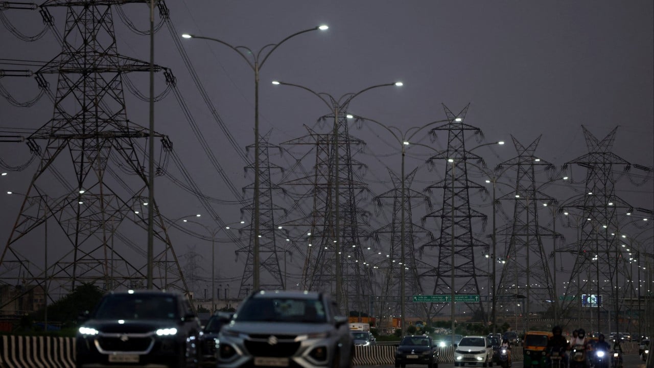 Indian homes, factories hit by hours of blackouts amid more demand for coal