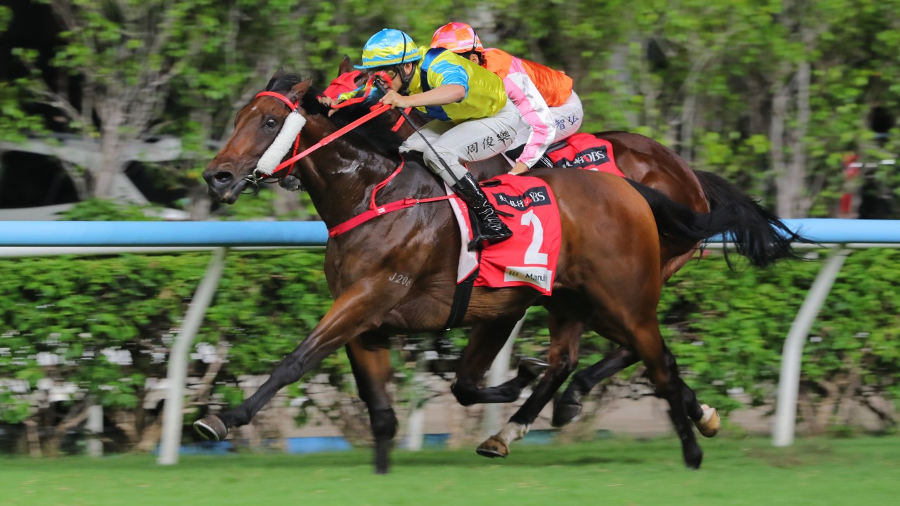 Derby winner Massive Sovereign rolls back the years in dominant Happy Valley success
