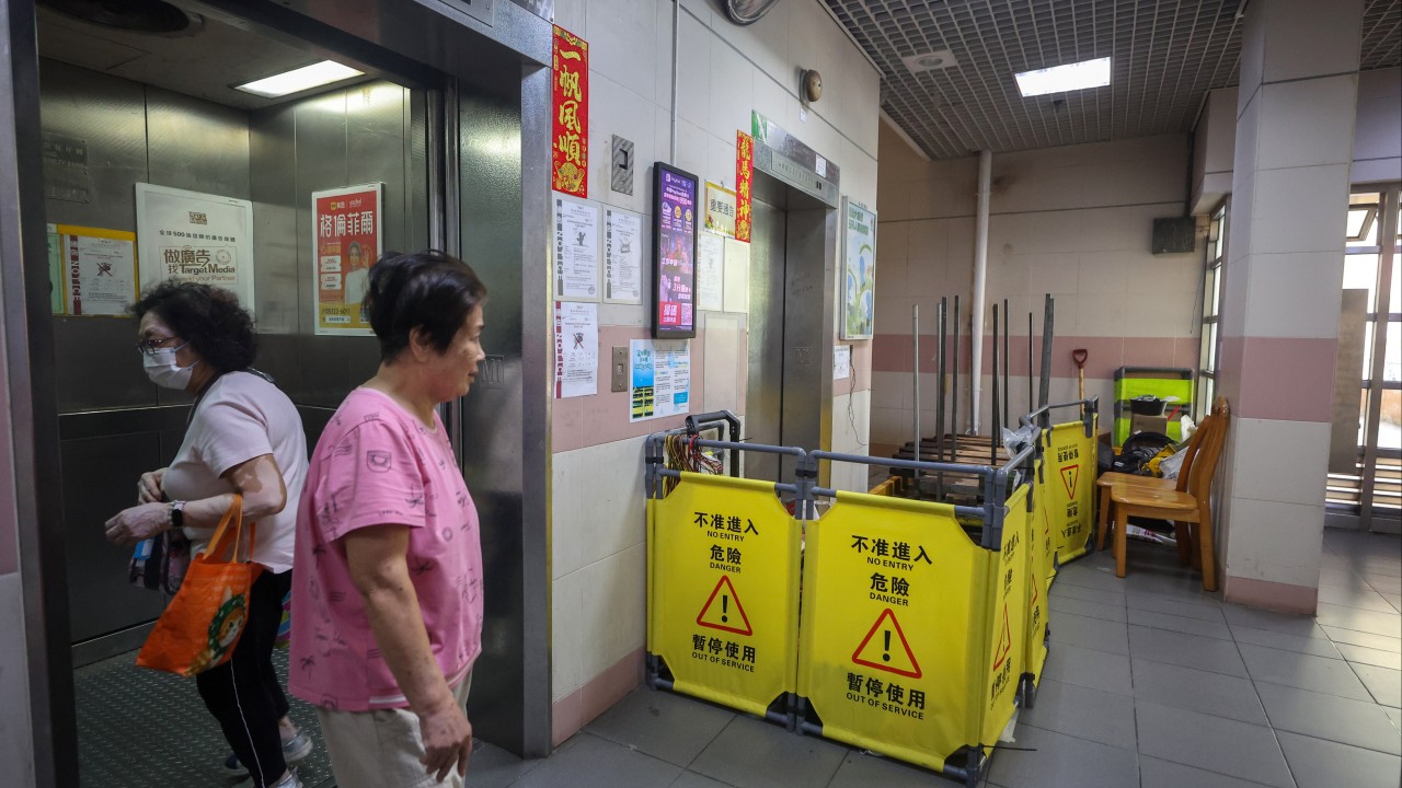Hong Kong orders lift contractors to review doors installed over past 10 years