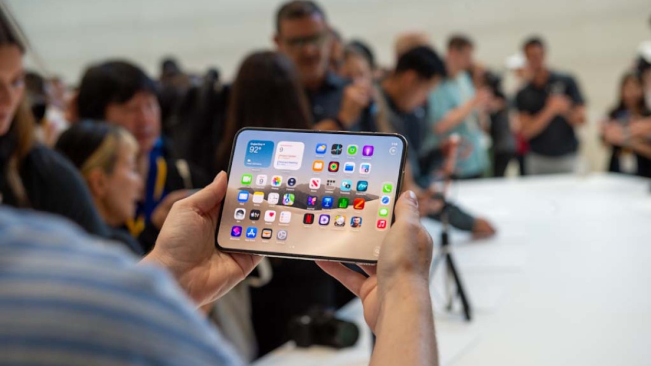 Police receive over 100 reports about credit card charges for iPhone Duo pre-orders