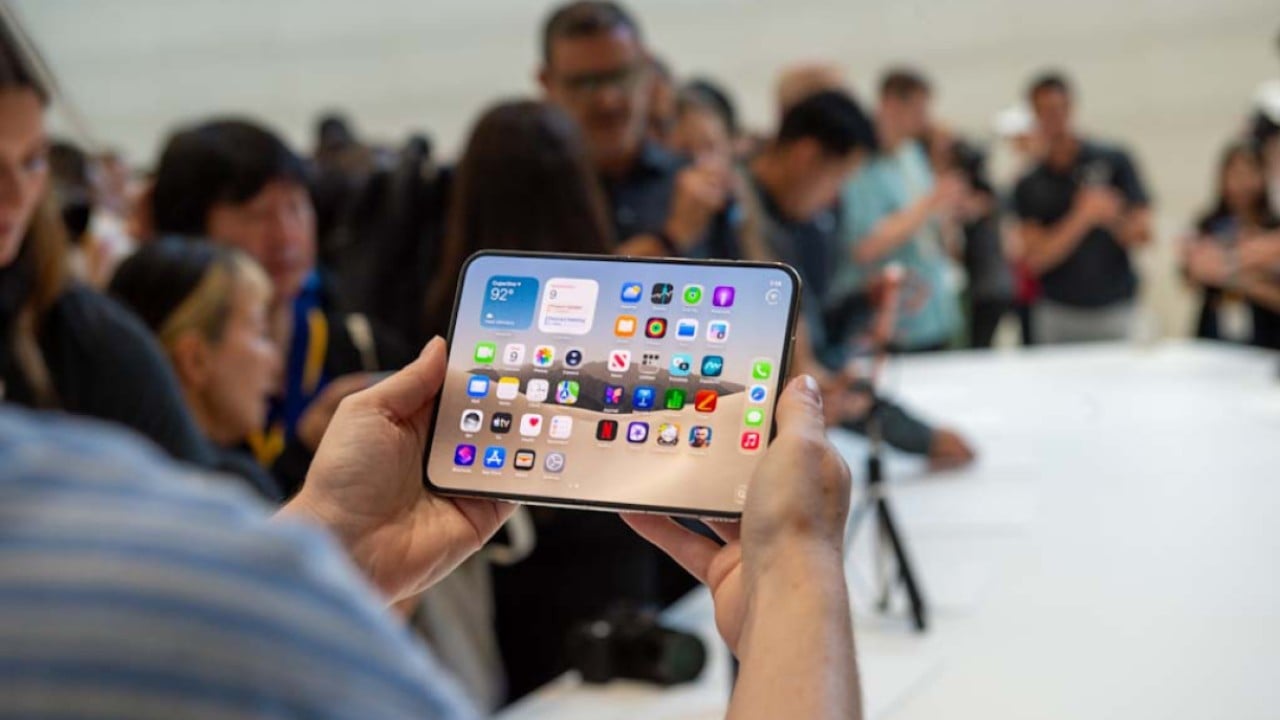 Police receive over 100 reports about credit card charges for iPhone Duo pre-orders