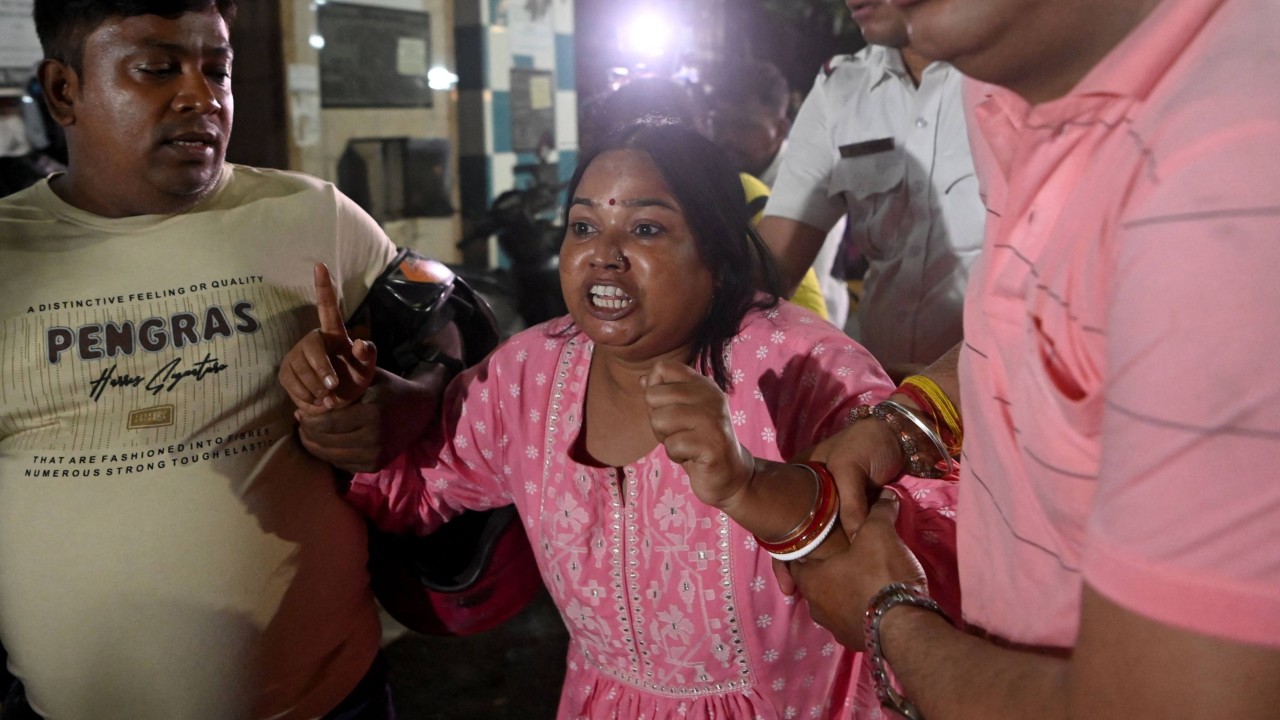 19 dead, 25 hurt in stampede at India religious festival