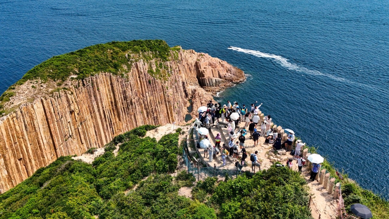 5 hikers fall ill as hot weather grips Hong Kong on public holiday