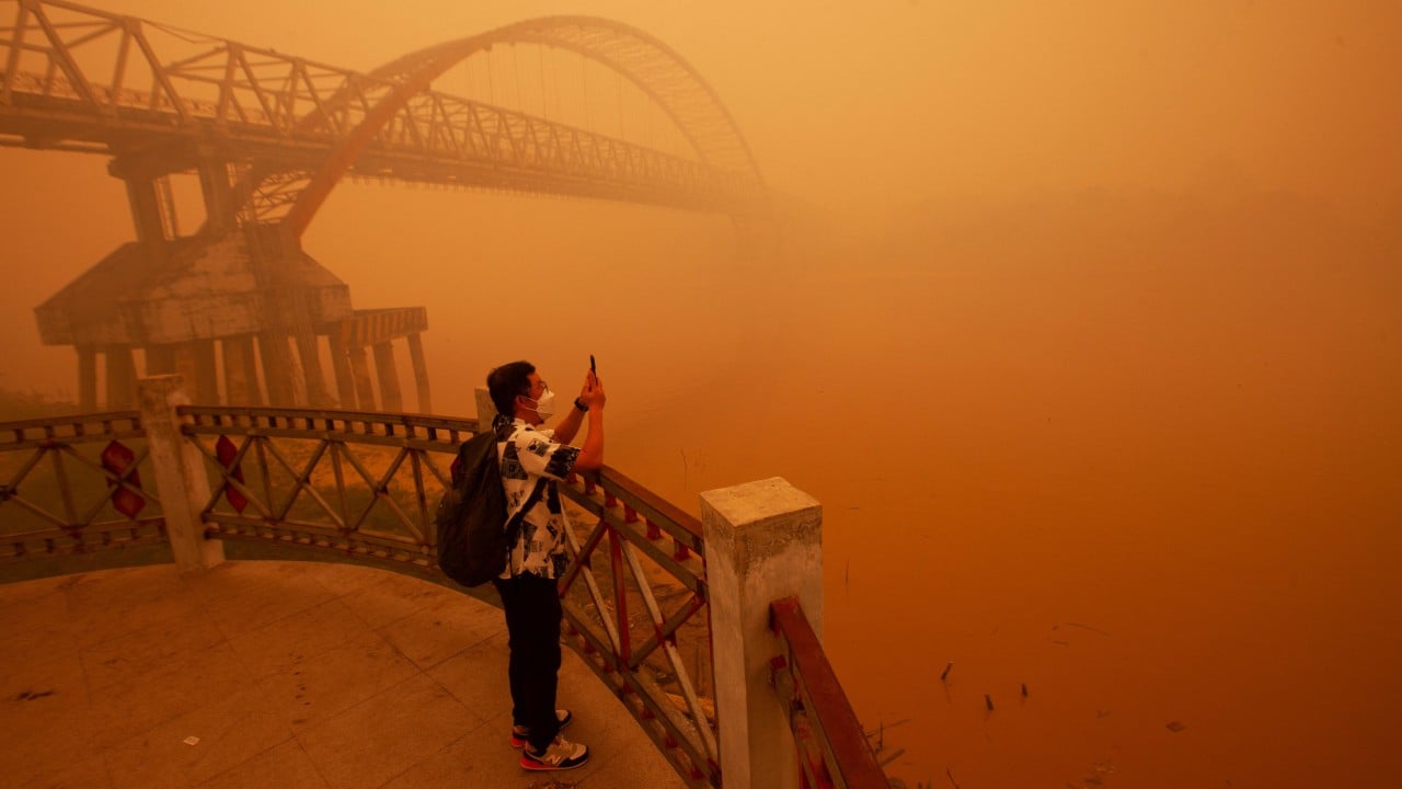 Calls to sue Indonesia over haze; Pinduoduo craze sweeps Malaysia: 7 Asia highlights