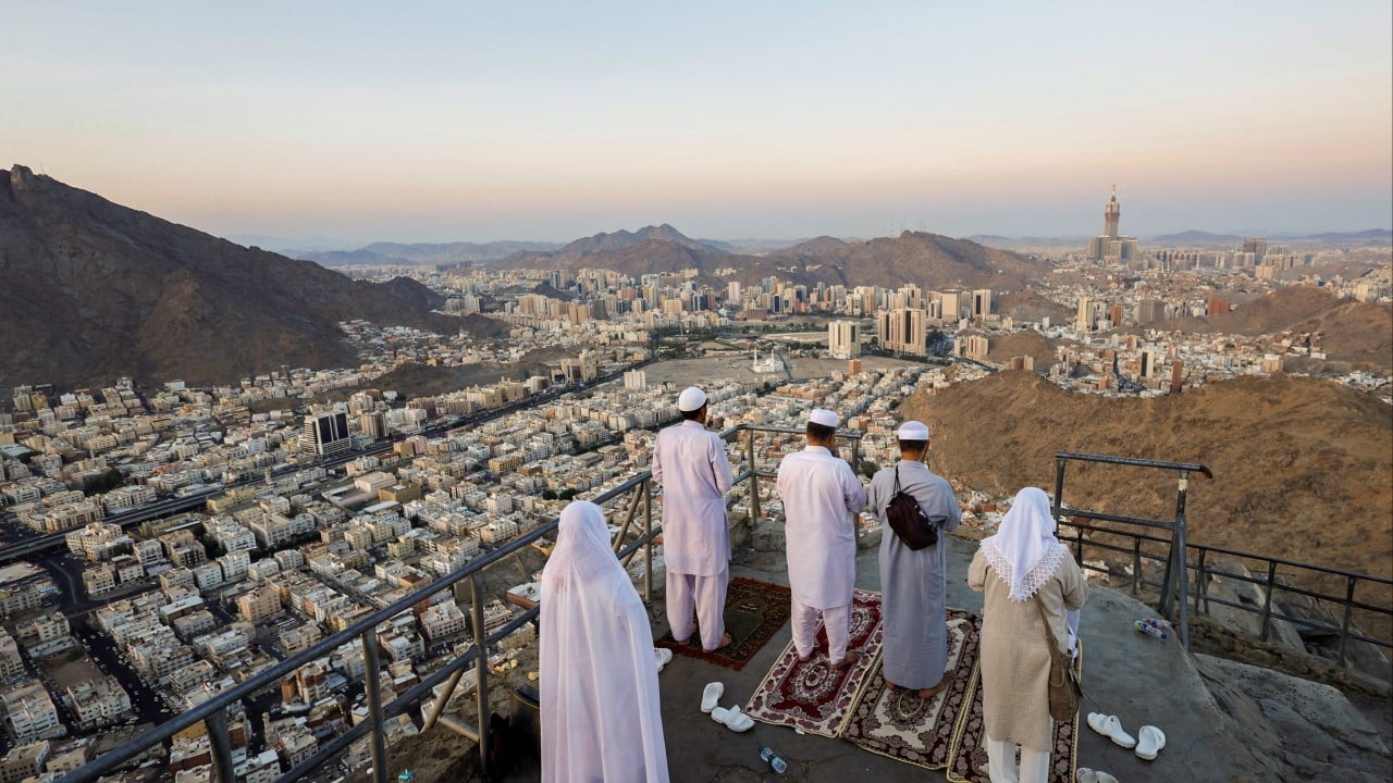 Saudi Arabia executes 2 Bangladeshis over ‘indecent acts’ in a Mecca mosque