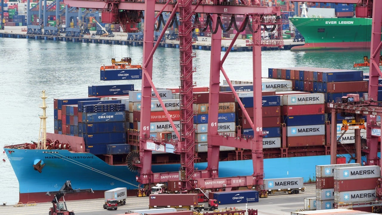 Hong Kong pasif ticaret merkezinden bölgesel kontrol kulesine nasıl geçebilir?