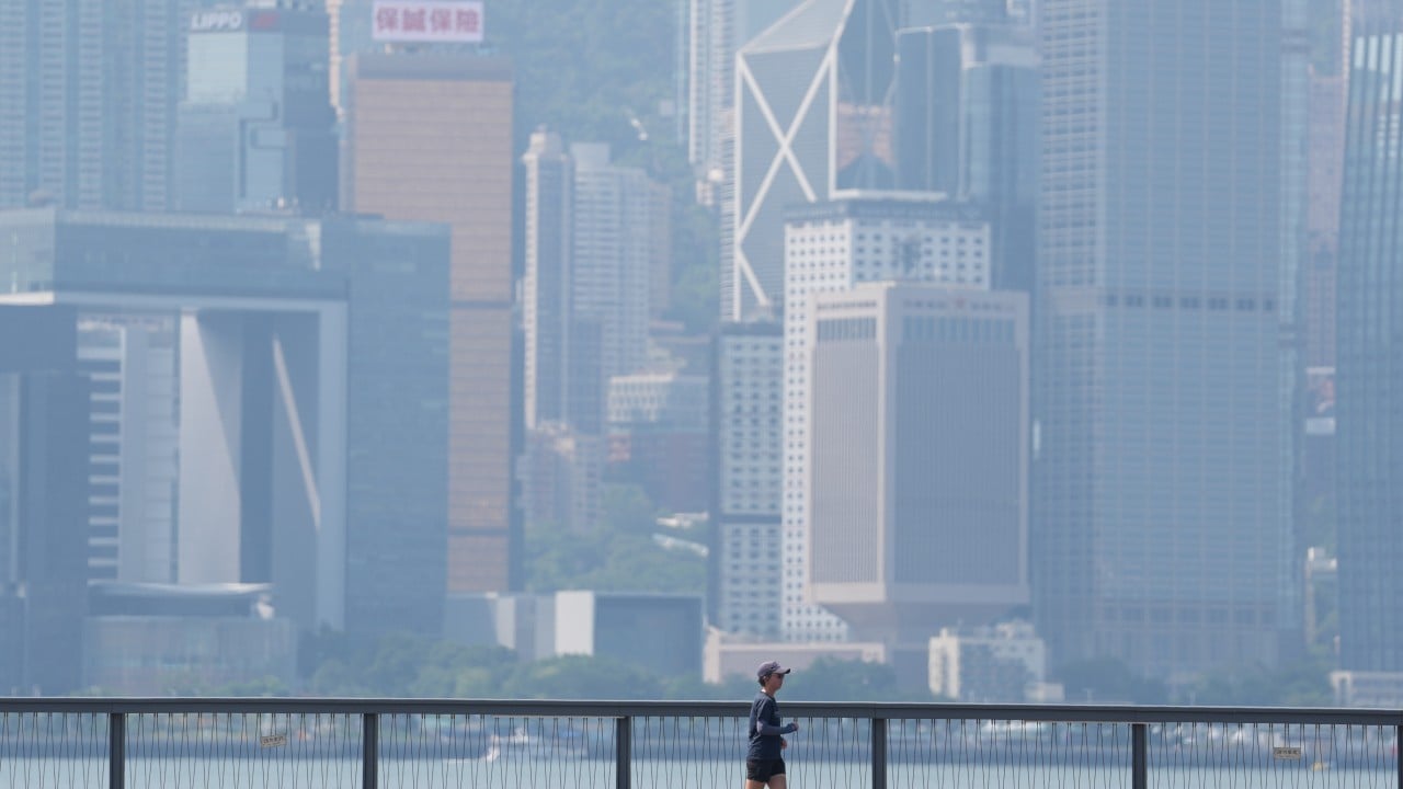 Hong Kong elderly urged to stay indoors as air pollution spikes to serious levels