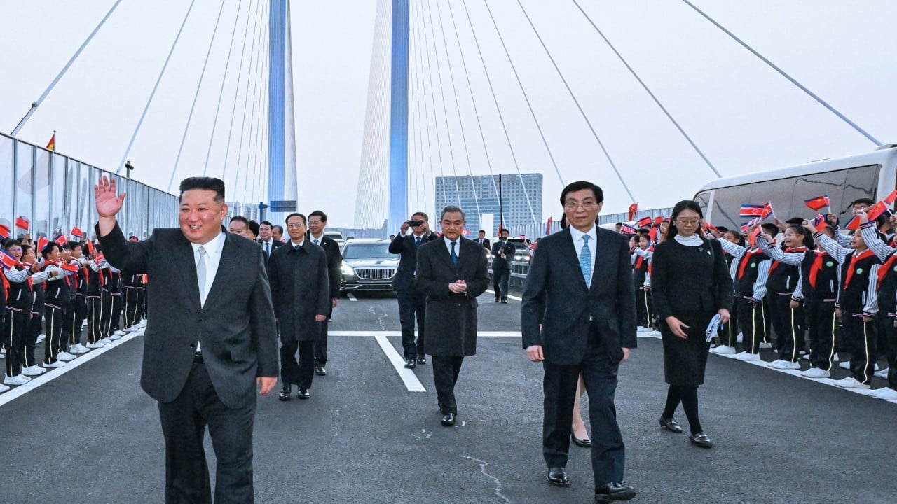 North Korean leader Kim Jong-un pays unexpected visit to Chinese border city of Dandong