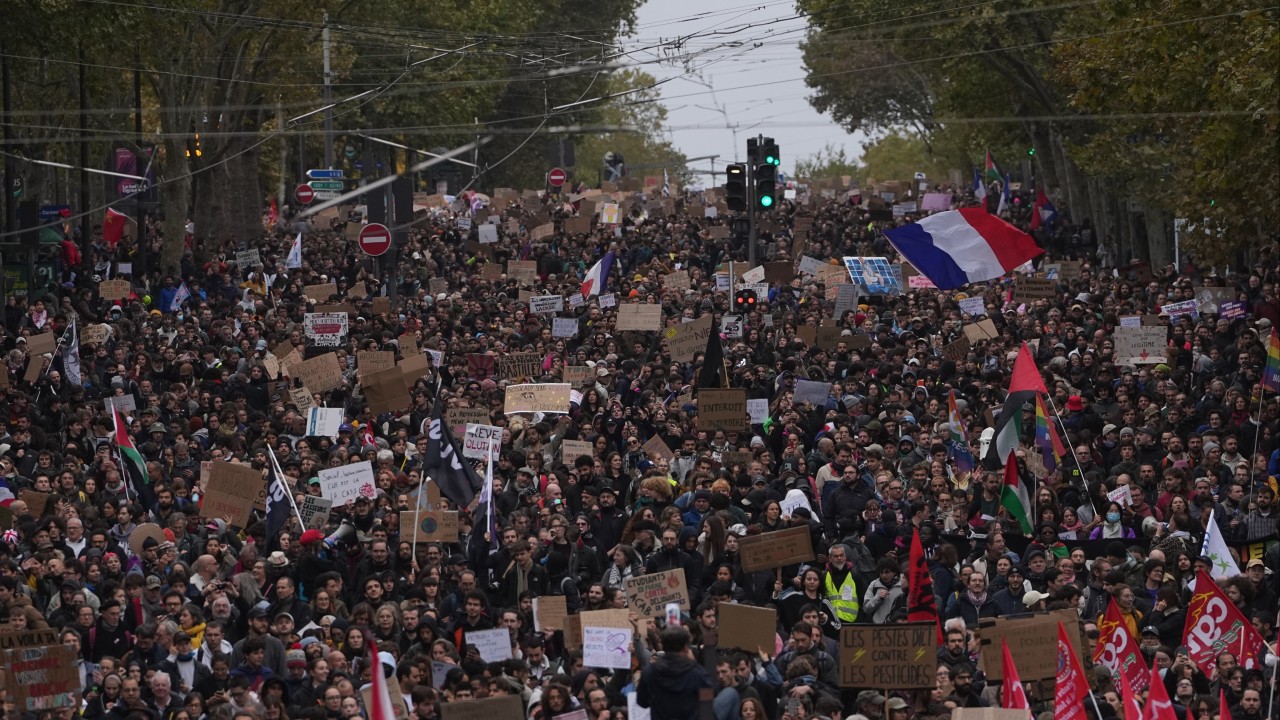 France on high alert as Paris march begins in uneasy calm