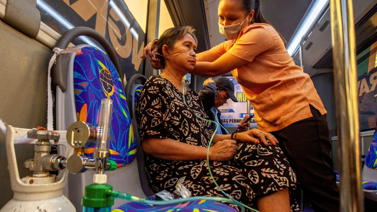 Indonesia’s oxygen bus offers breather to residents choking on toxic haze