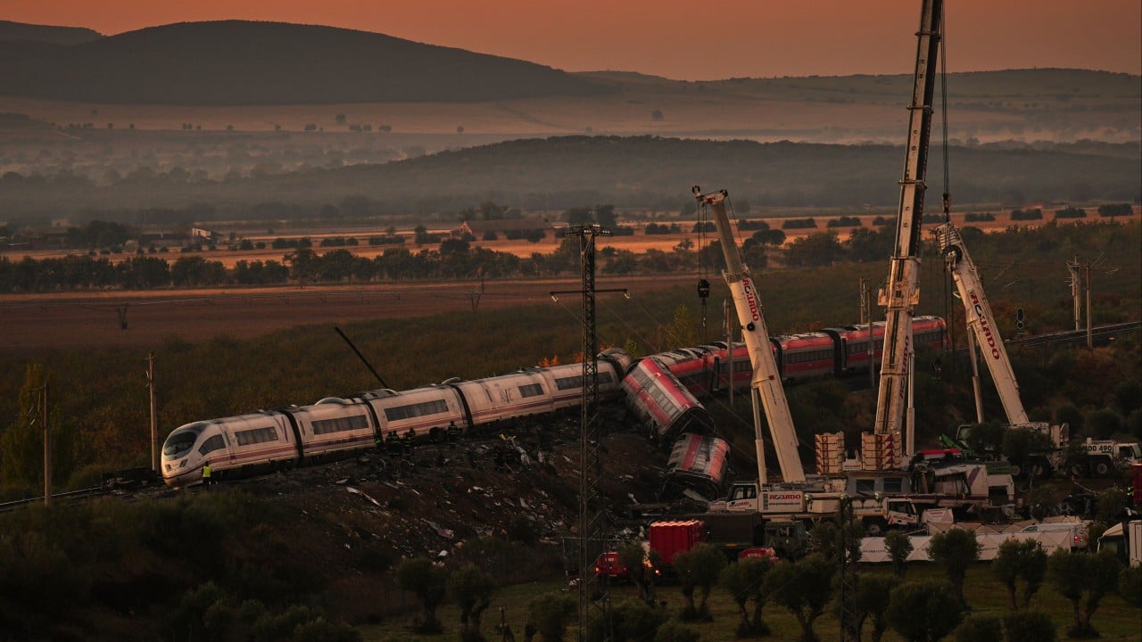 Spain begins 3 days of mourning after high-speed train disaster