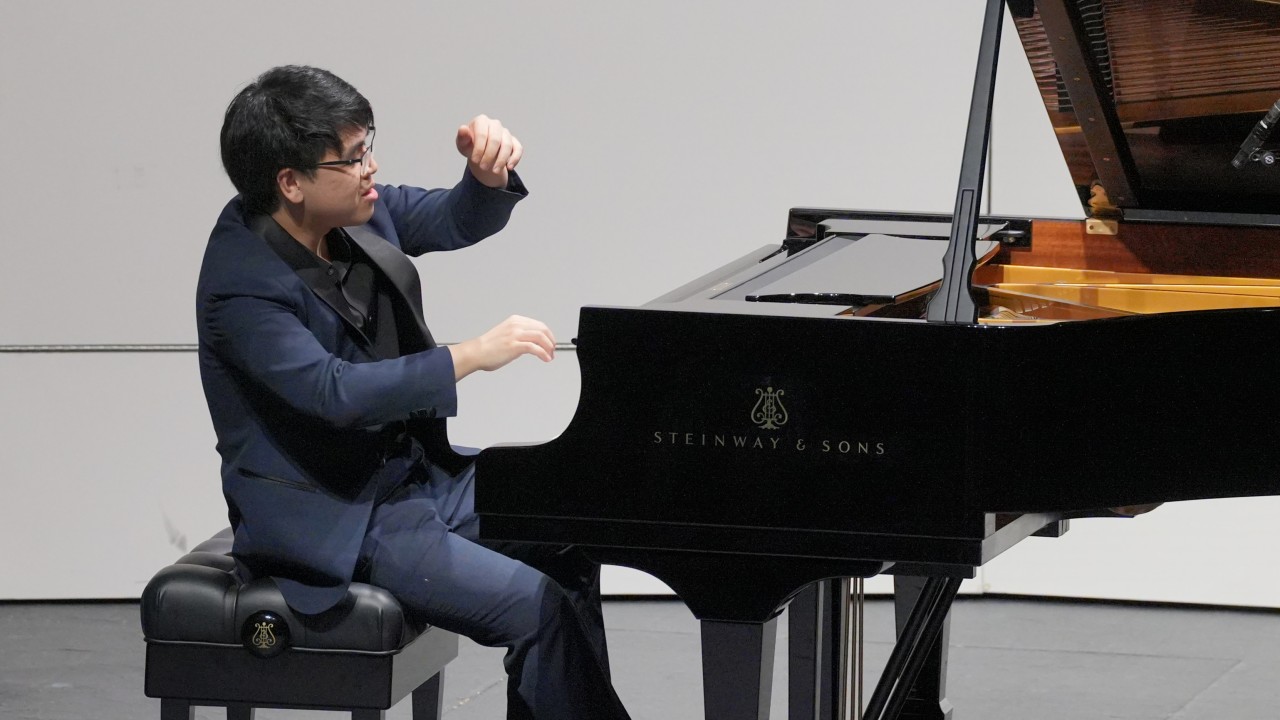 Hong Kong pianist John Lee does justice to Rachmaninov and more despite dry acoustics